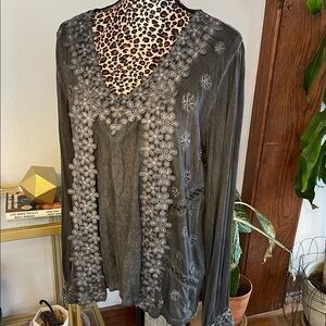 Freckled Poppy x POL Embroidered Detail Gray Women's Top - NWOT